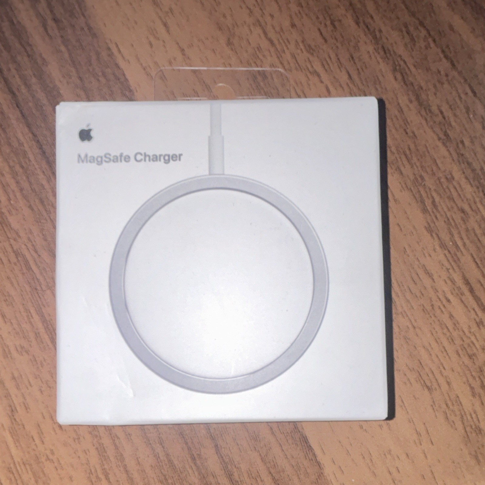 Apple MagSafe Charger USB-C Magnetic Wireless Qi Charging White