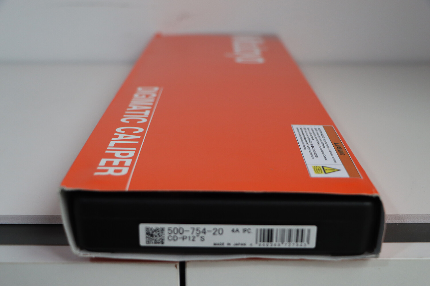 Mitutoyo 500-754-20 Caliper, Digital, 0-12"/0-300mm, Coolant Proof No SPC Output