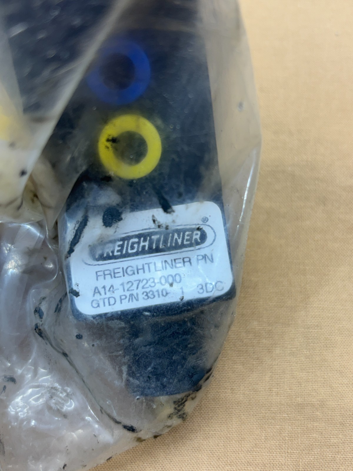 Genuine OEM Freightliner A14-12723-000 Steering Column Adjustment Release Valve