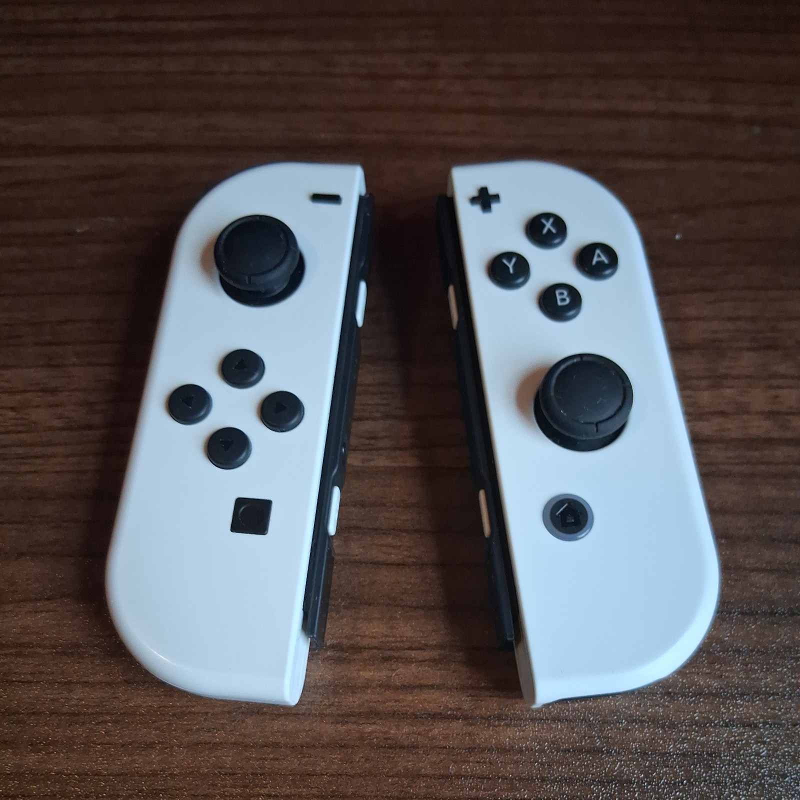 Official Nintendo Switch JOY-CON Controllers OEM Left & Right WHITE