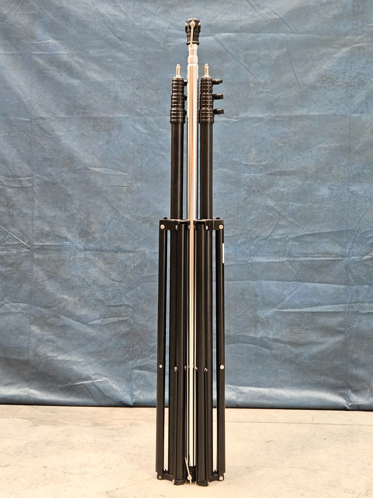 Manfrotto LL LB1128 3m Support for Roll Up Backgrounds – Good Condition