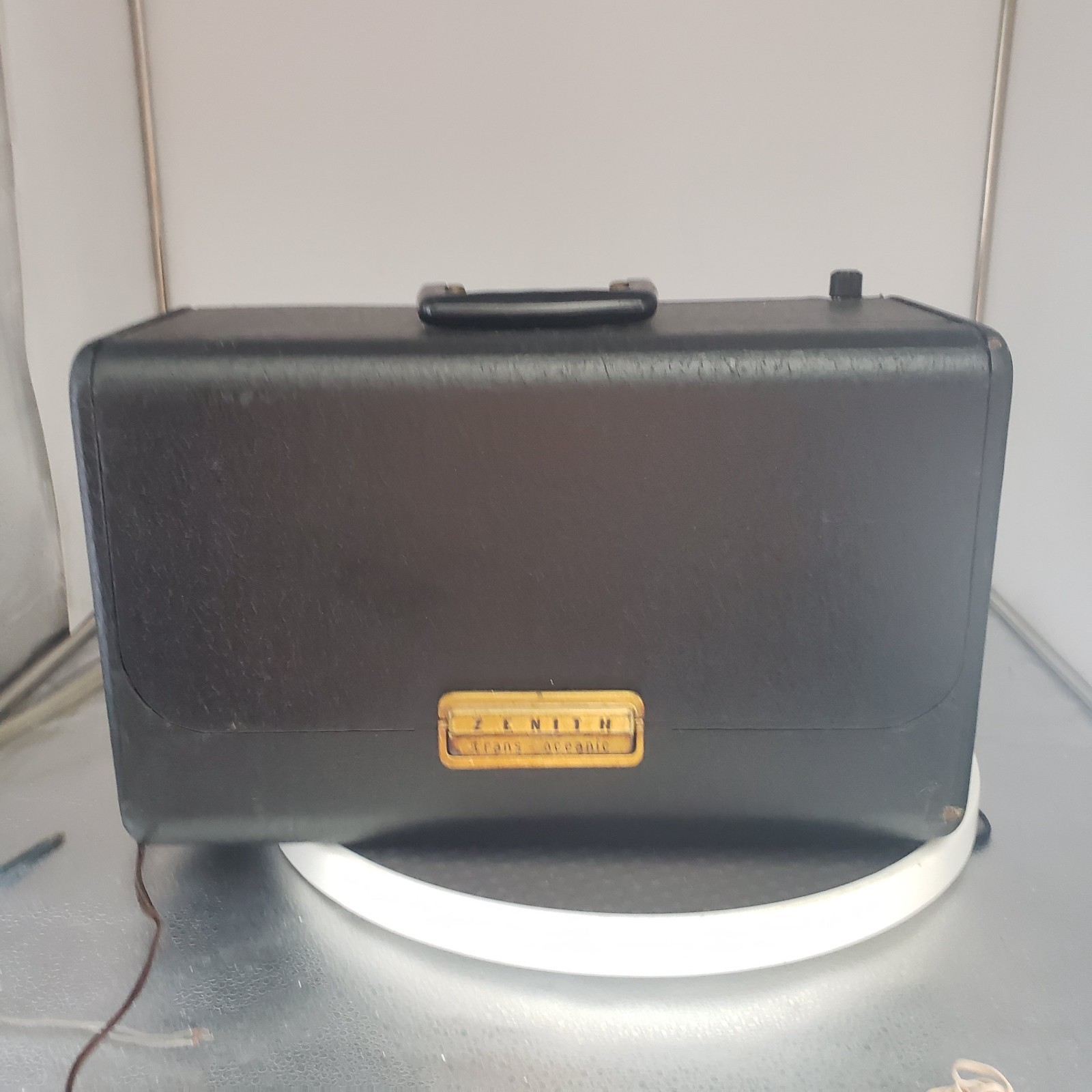 Zenith Trans-Oceanic Portable Shortwave Tube Radio 1950's Power Up