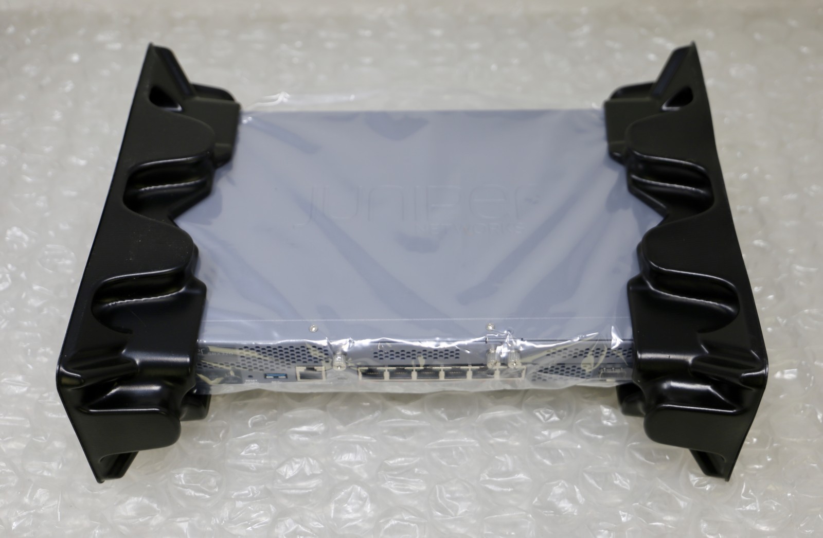 *NEW* JUNIPER SRX320-SYS-JB-P - Services Gateway / Security Appliance Router