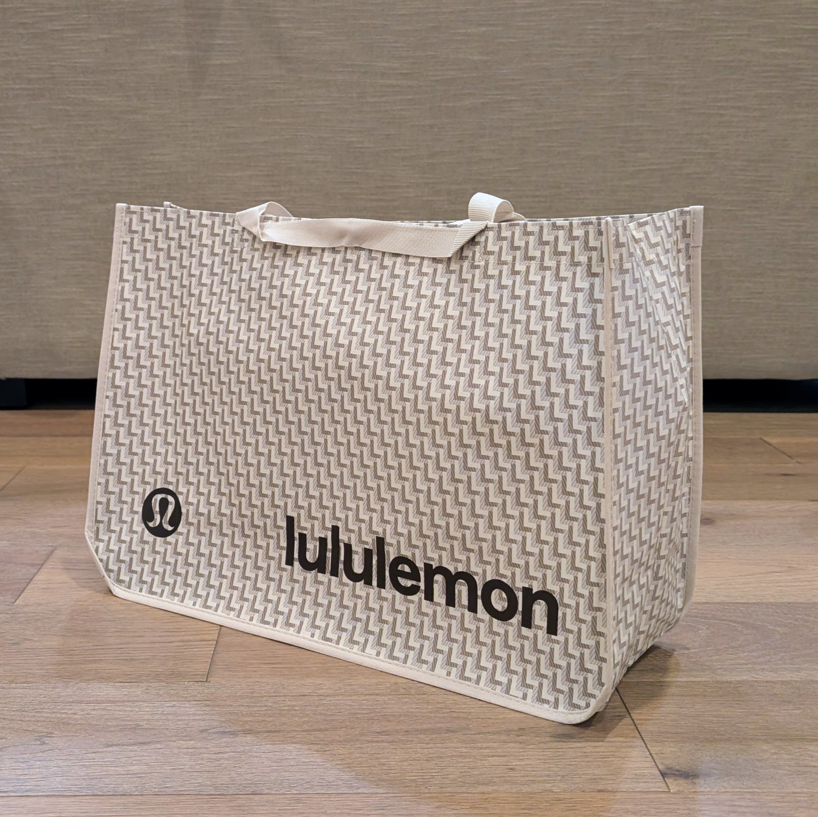Lululemon Extra Large XL Reusable Shopping Tote Bag Yoga 🤎 Tan White 🤎 NEW!⚡