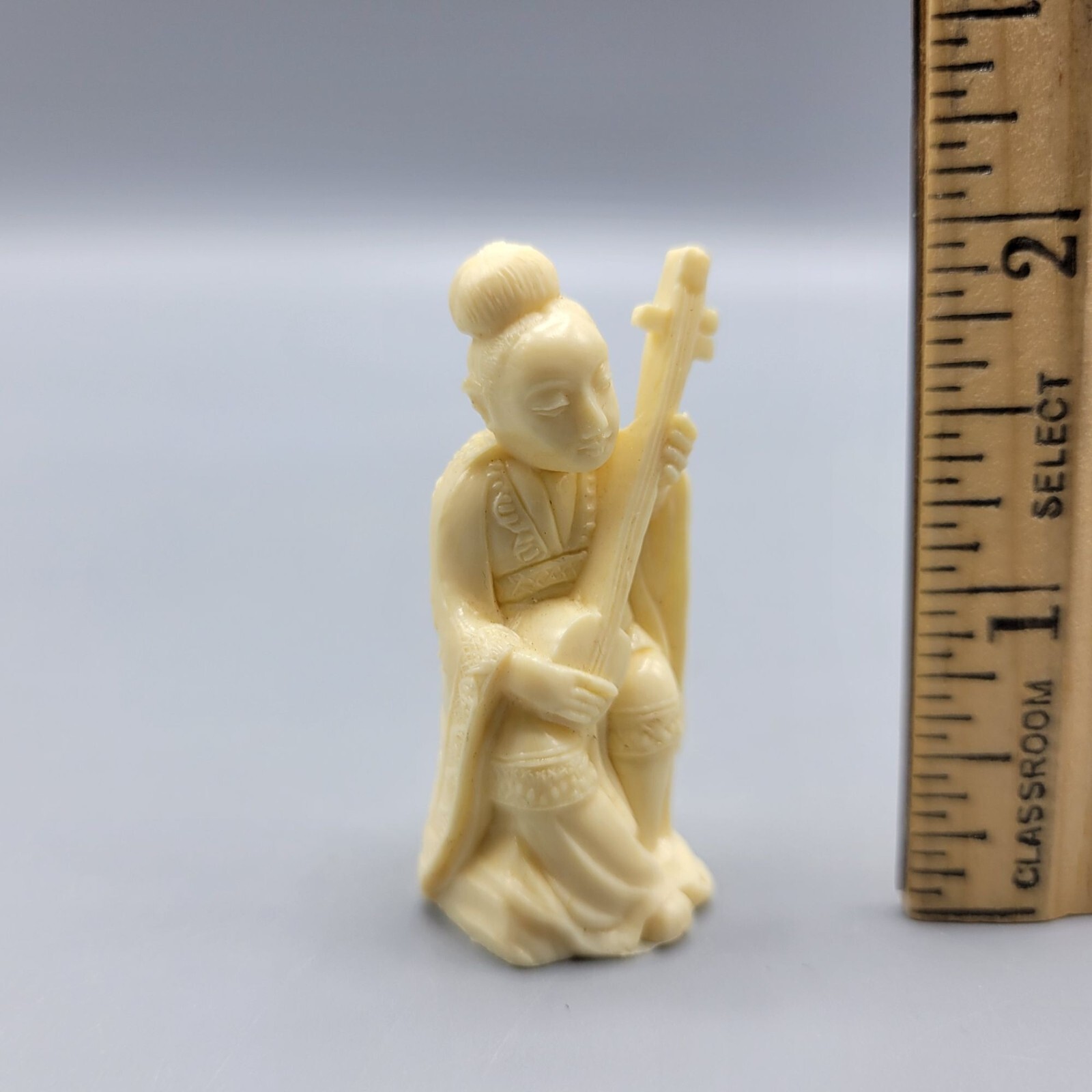 Vtg Resin Japanese Netsuke Oriental Asian Women Figurine Playing Instrument 2"