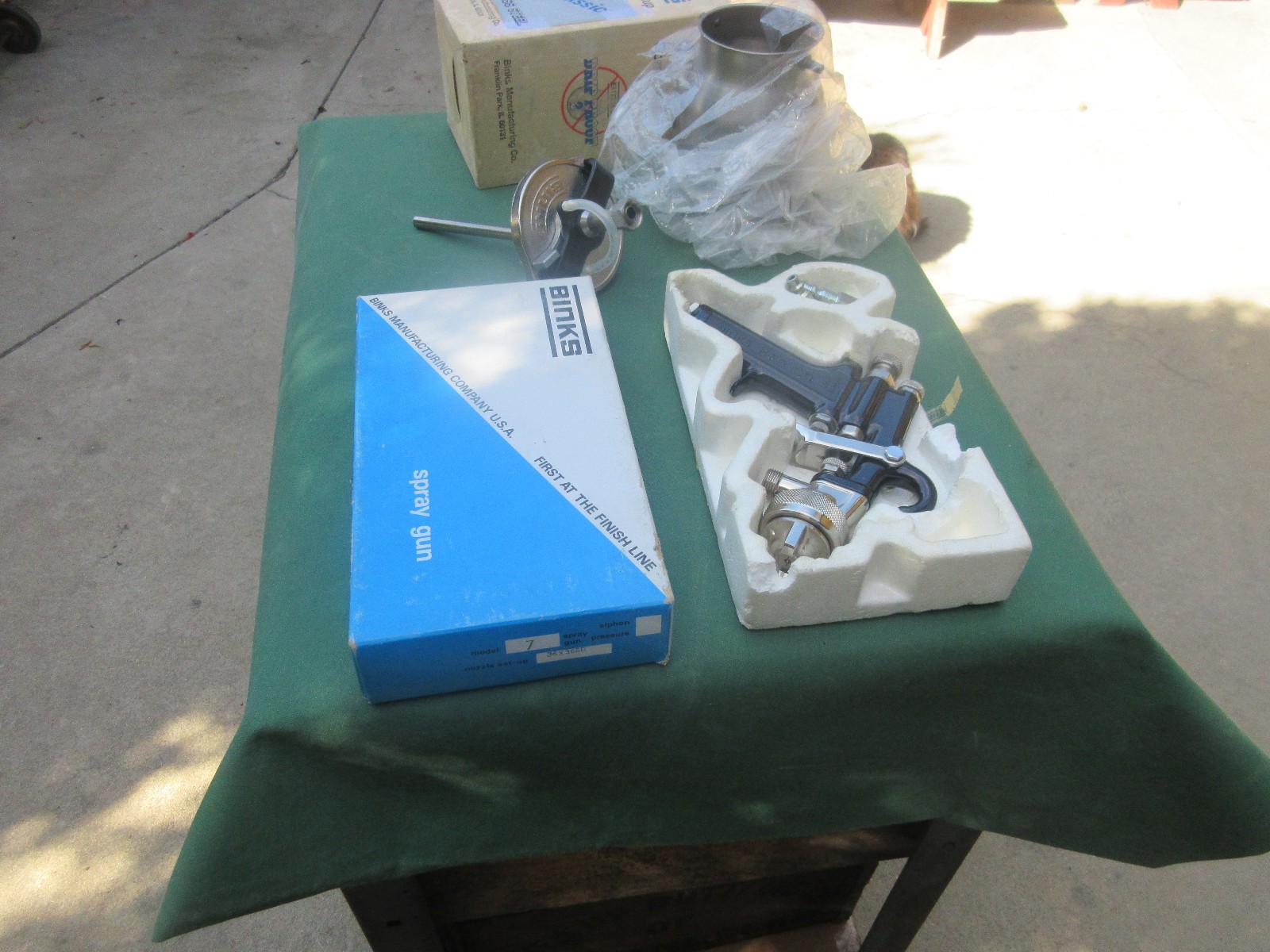 BINKS MODEL No 7 SPRAY GUN - BINKS SPRAY GUN CUP 81-368 1QT STAINLESS STEEL