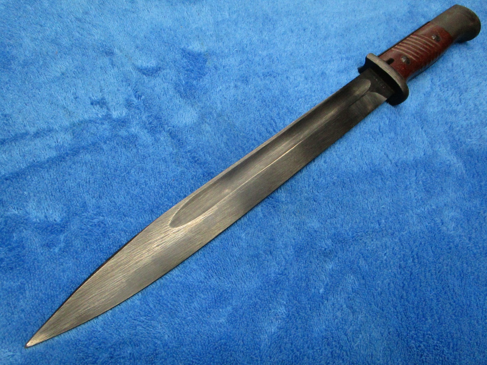 ORIGINAL WW2 GERMAN HERDER FFC 1944 BAYONET AND FFC 1944 SCABBARD WITH QFG FROG