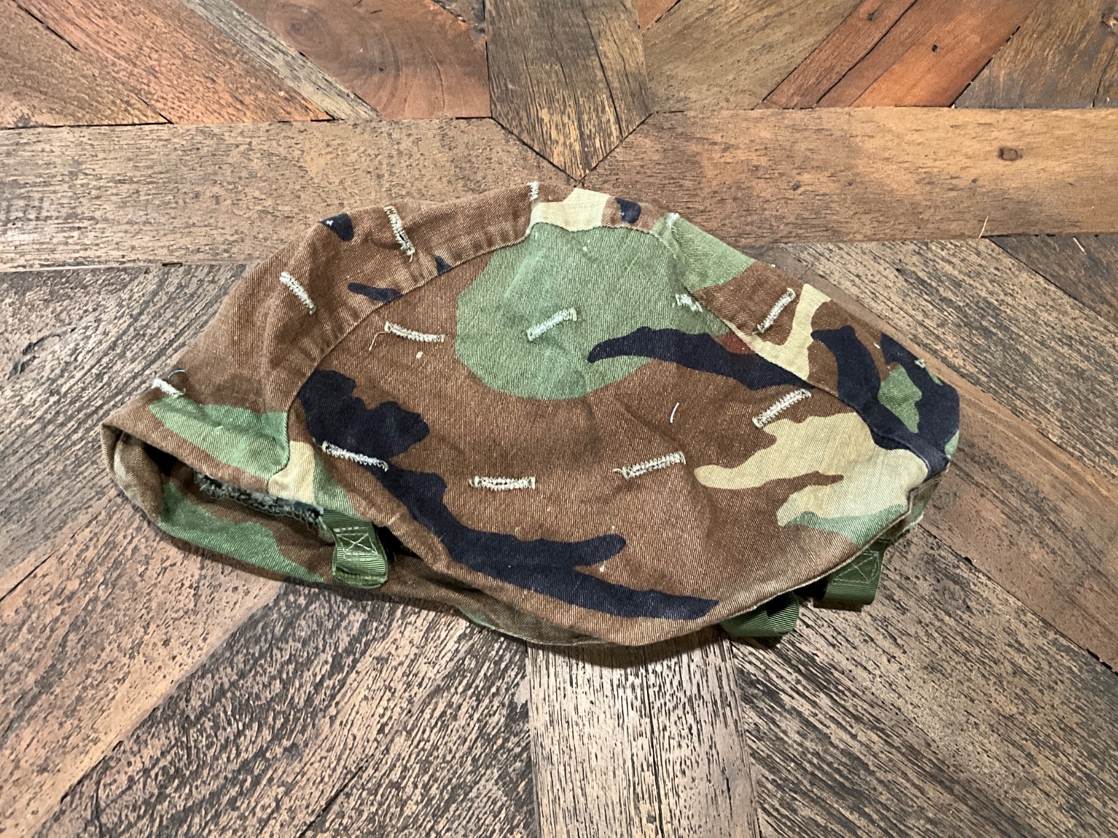PASGT Helmet Cover Ground Troops Parachutist Medium / Large Woodland M81 BDU