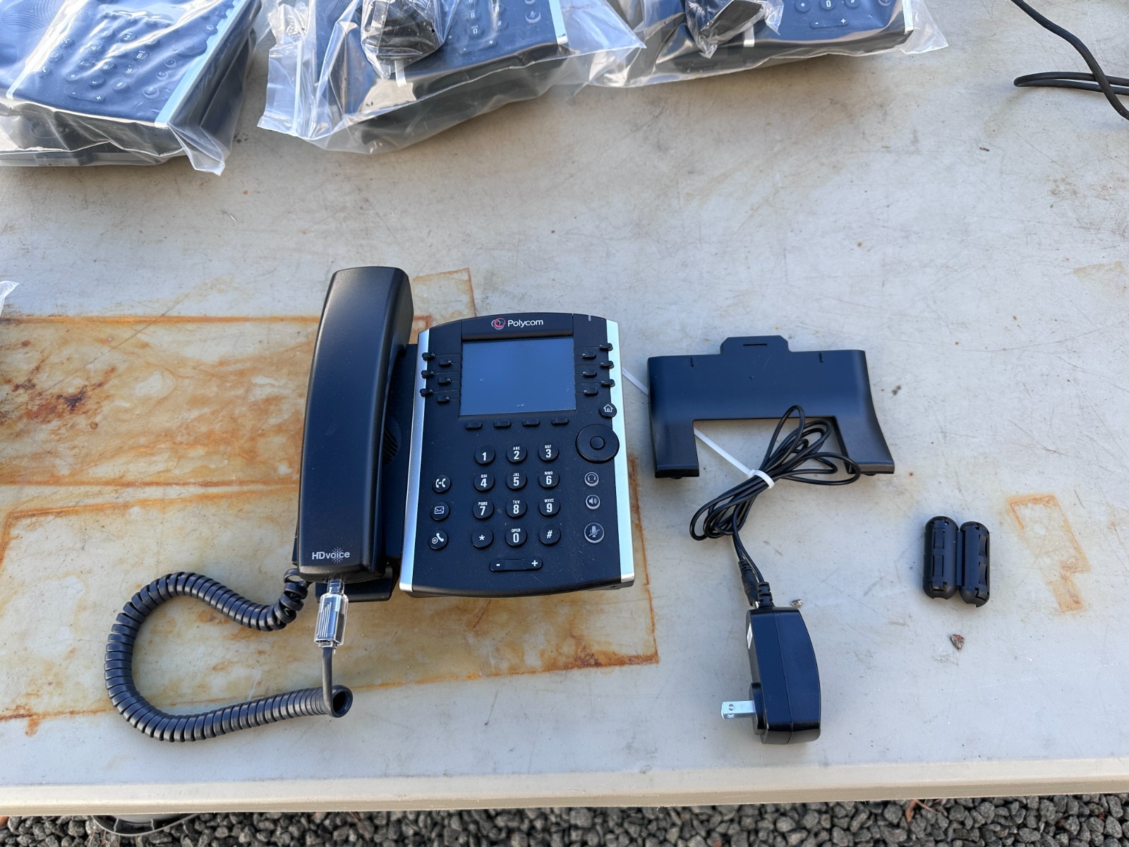 Polycom VVX410 Gigabit IP Phone w/Power supply, anti-twist handset connector
