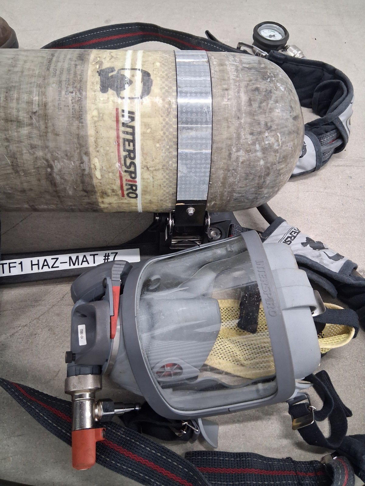 INTERSPIRO SCBA Complete Set – Harness, Gauges, , Mask & 45 Min Air Cylinder