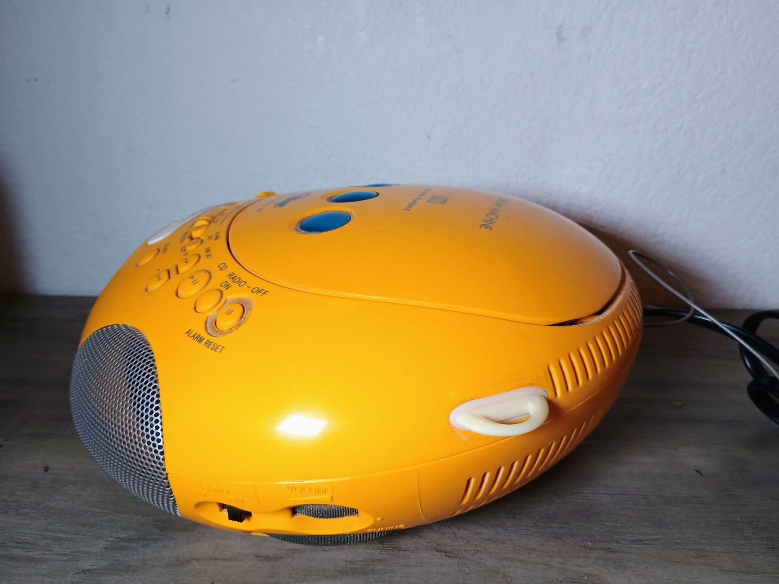 Sony "PSYC" Dream Machine Boombox! (ICF-CD831) - Intermittent CD Play-SHIPS FREE