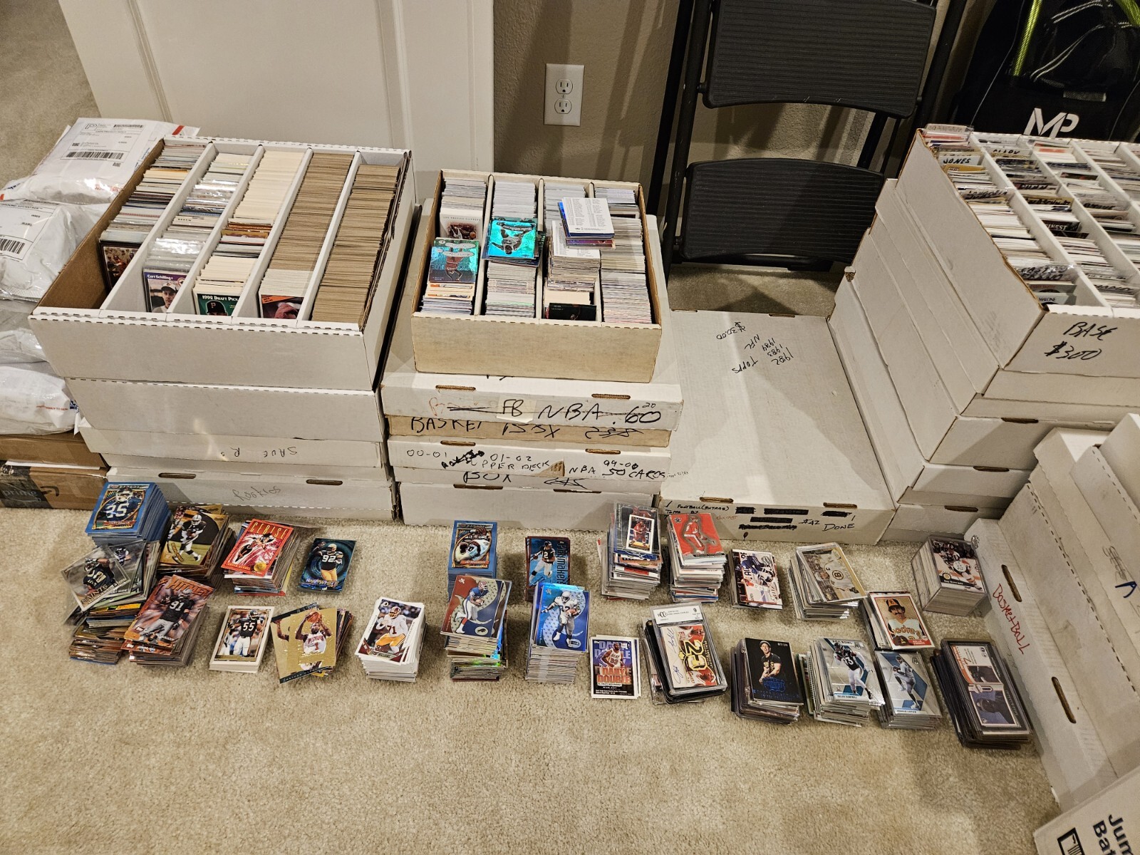 Huge Sports Card Blowout Sale 3000ct Box Full Huge Inventory.💥Pick Your Sport💥