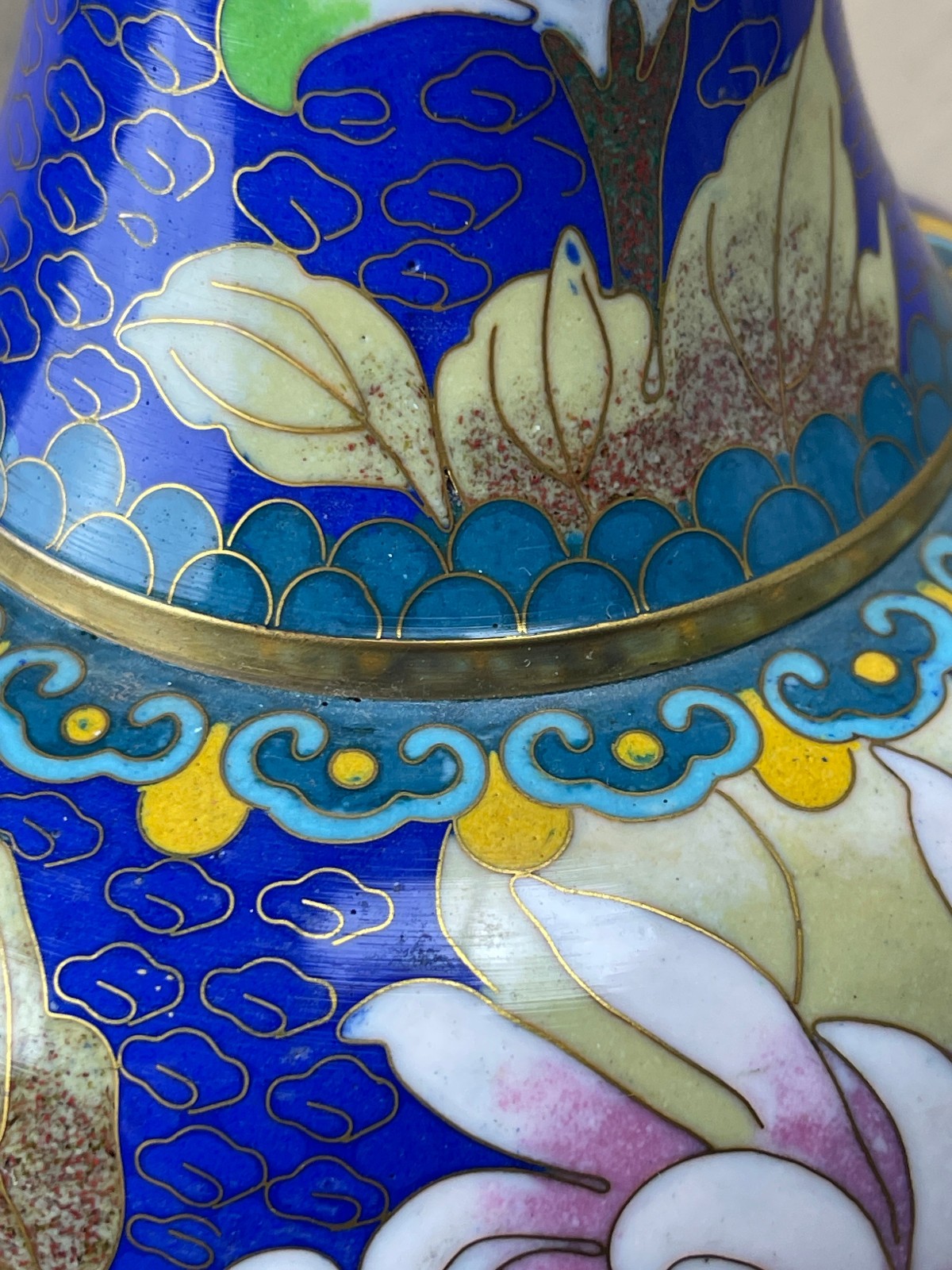 Vintage Chinese Cloisonne Enamel Vase Blue Chrysanthemum Floral Brass 10”