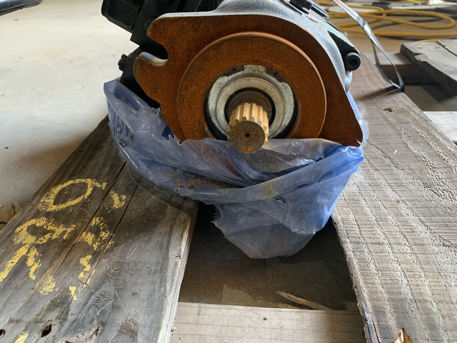 Ditch Witch hydraulic pump Dana Brevini R619-14781 MD10V21SE23DX11HIN