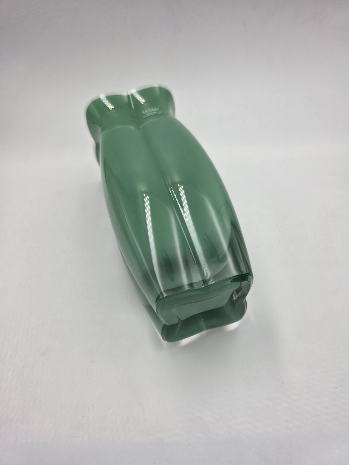 VTG Sasaki Crystal Handcrafted Spring Green Art Glass Vase 8.75" Japan Modern