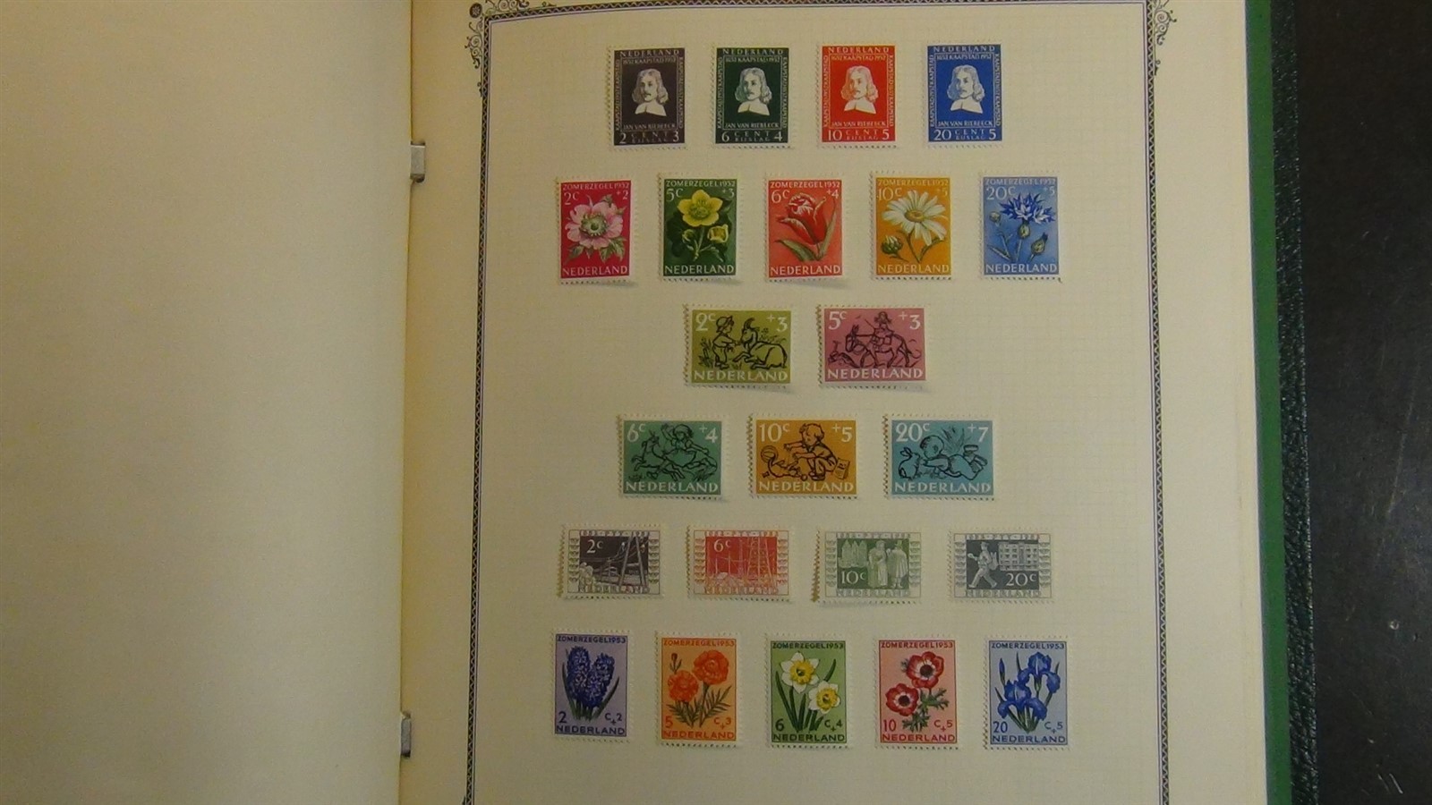 Stampsweis Netherlands collection on Scott Specialty album pages est 1000 to '72