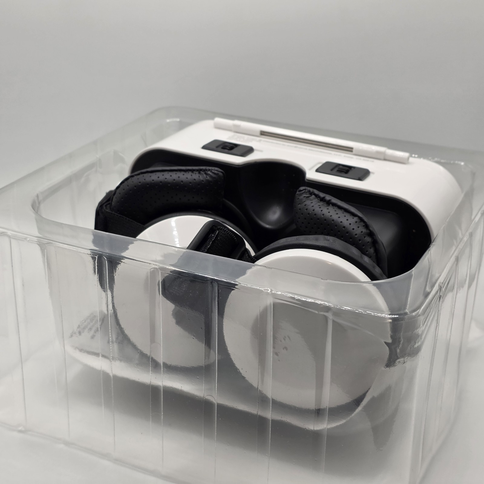 Sharper Image Virtual Reality Headset NEW Open Box