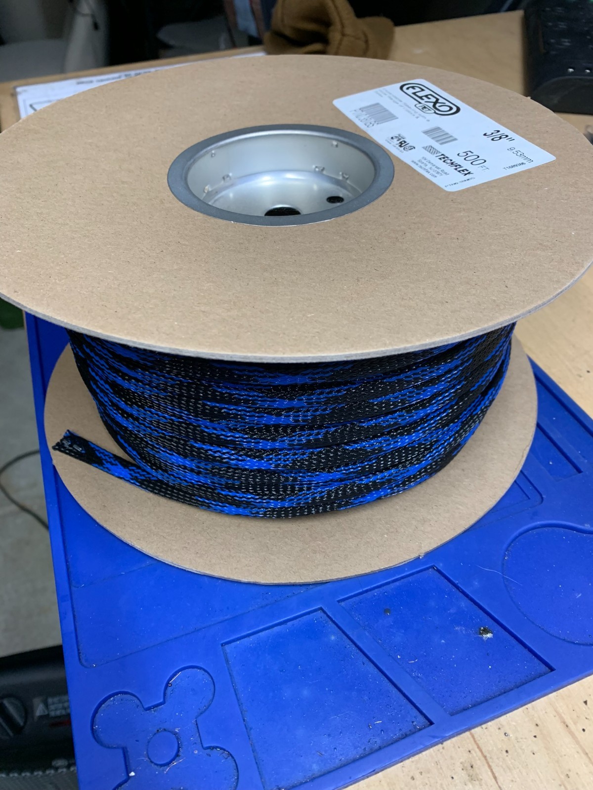 TECHFLEX PET 3/8" Black with Neon Blue Spyder - 500ft Full Roll