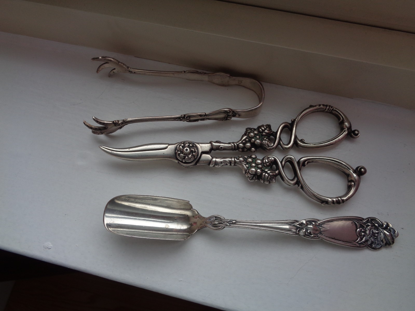 3 Sterling Utensils: Grape Shears, Lemon Tongs, Cheese Scoop: total 221 grams