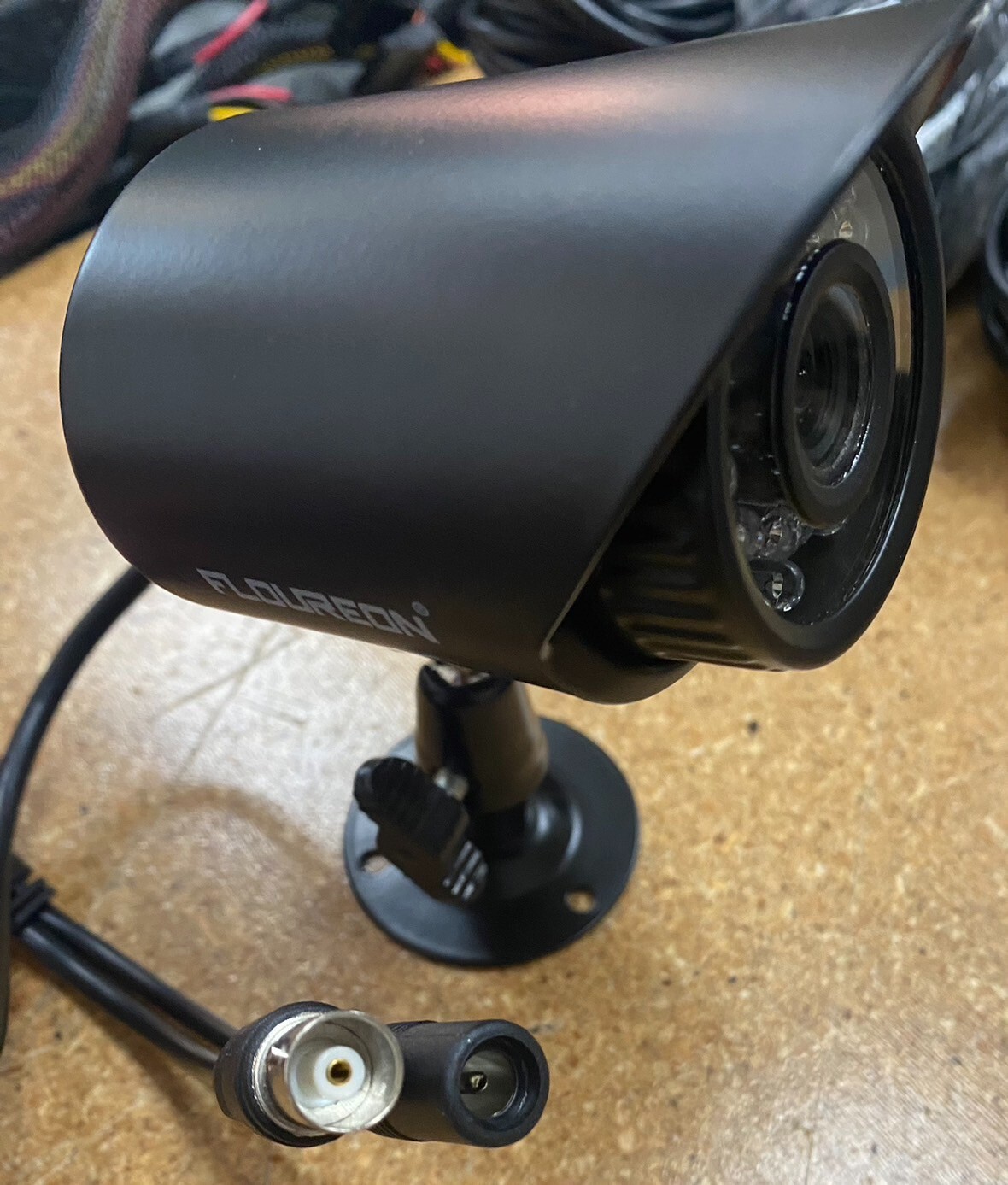 [NEW] Floureon CCTV 4-Camera Kit with H.264 4-Channel Digital Video Recorder