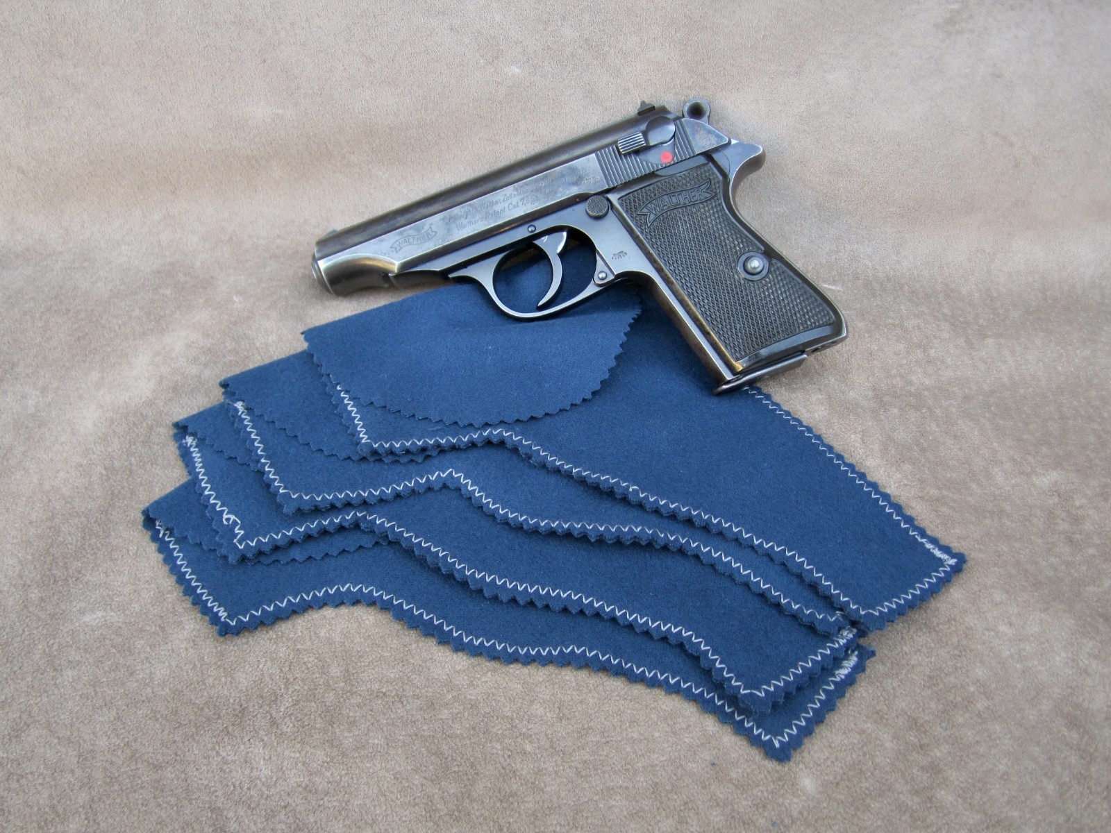 PISTOL SLEEVE PROTECTOR FOR A WALTHER PP  OR SIMILAR SMALL AUTO 🔥