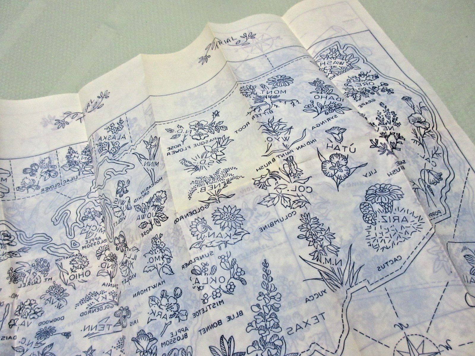 VTG/ NEW/OLD-USA STATE FLOWERS & MAP PANEL PATTERN #2-654~Approx. 16.50'x21.0"-N