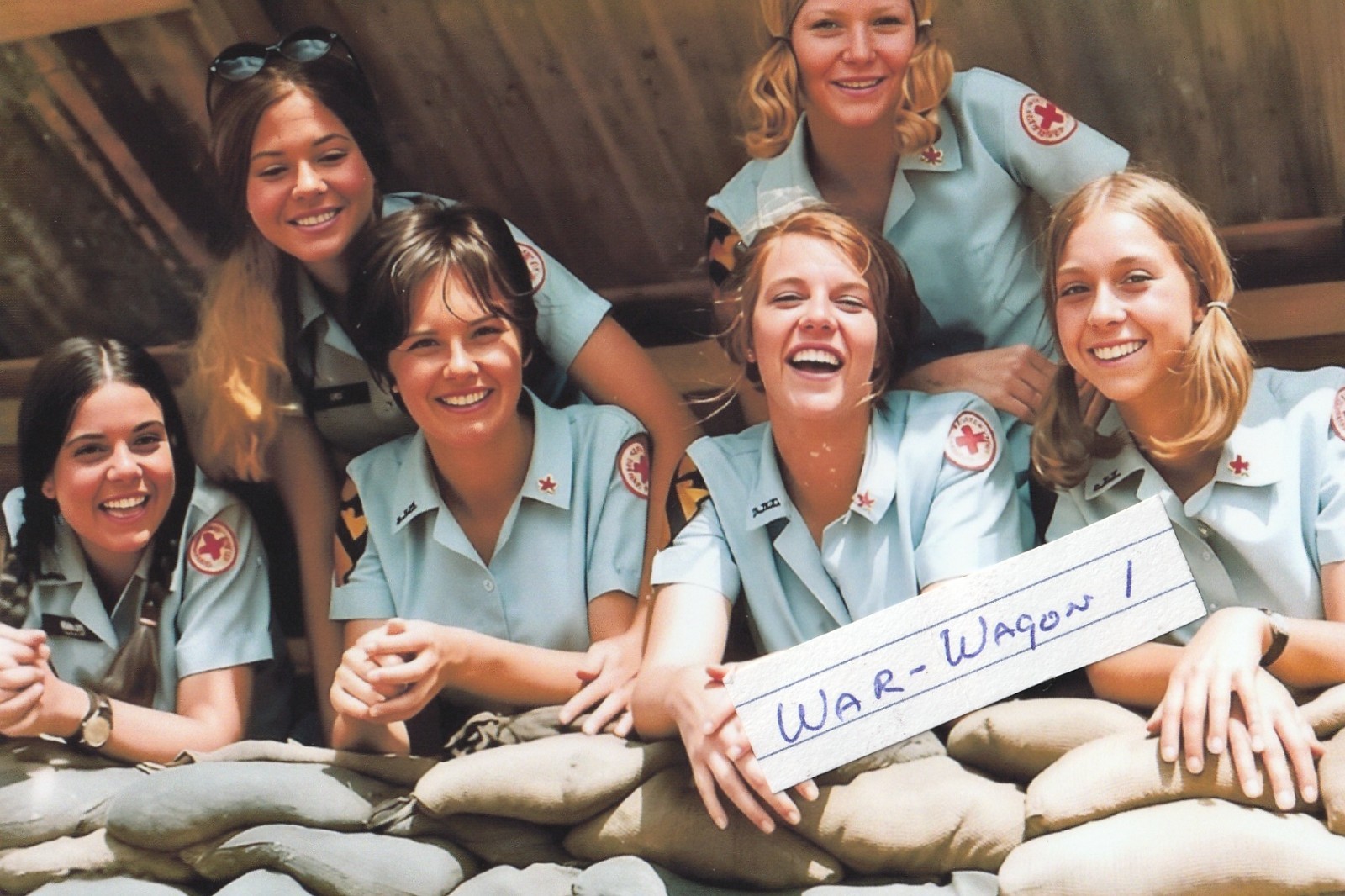 Vietnam  War  Photo -- Red Cross Girls -- DONUT DOLLIES