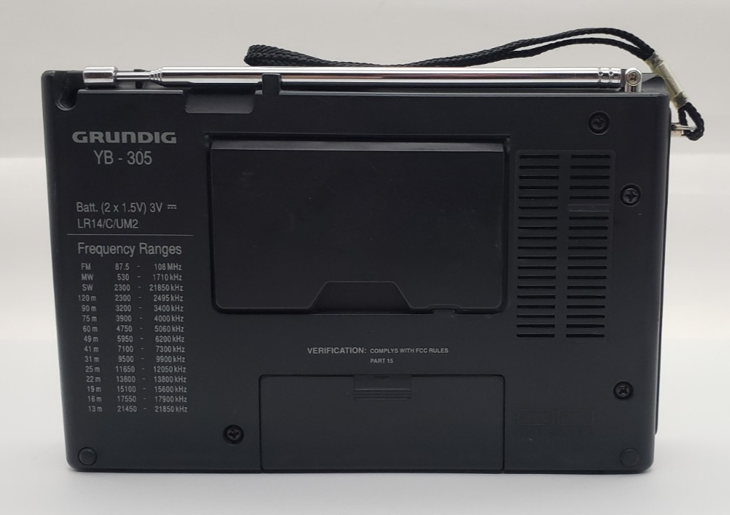 GRUNDIG YB305 YB 305 MW SW FM Stereo PLL Synthesized Receiver Radio