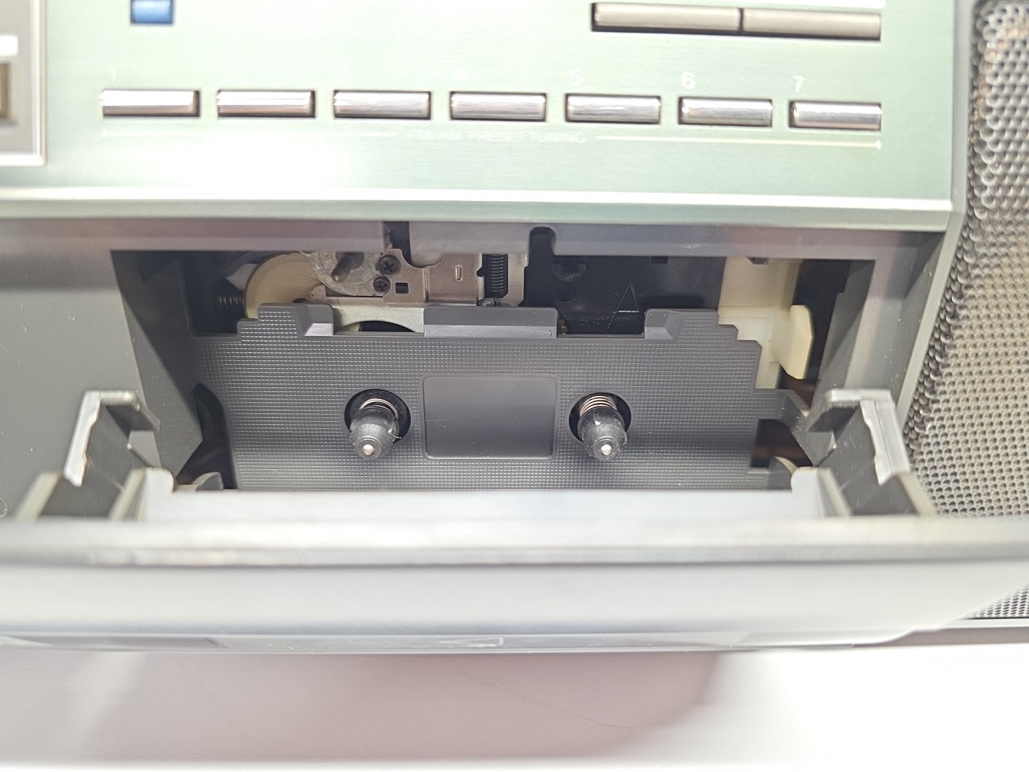 Sony CFS-W501 Soundrider AM FM Dual Cassette Player Only Side B/ Radio Working