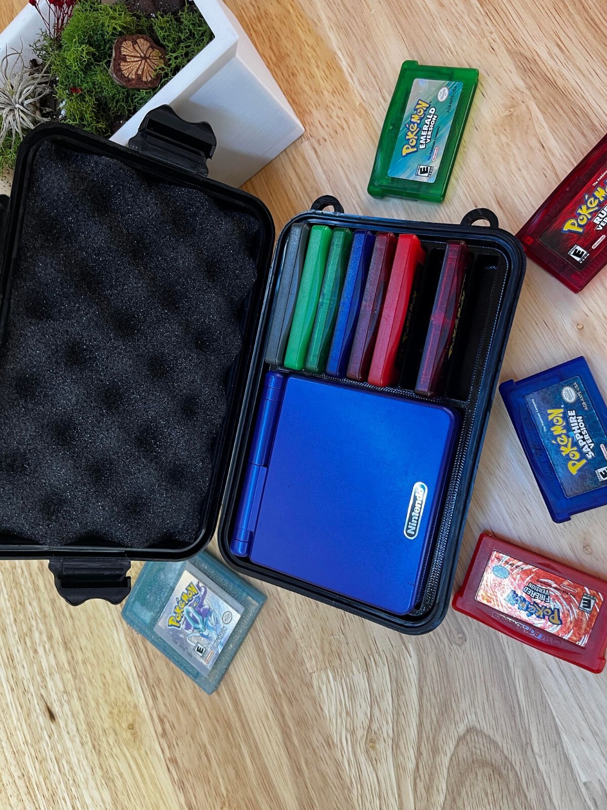 Game Boy Advance SP Protective Carrying Case Perfect Fit Holds 12 Games