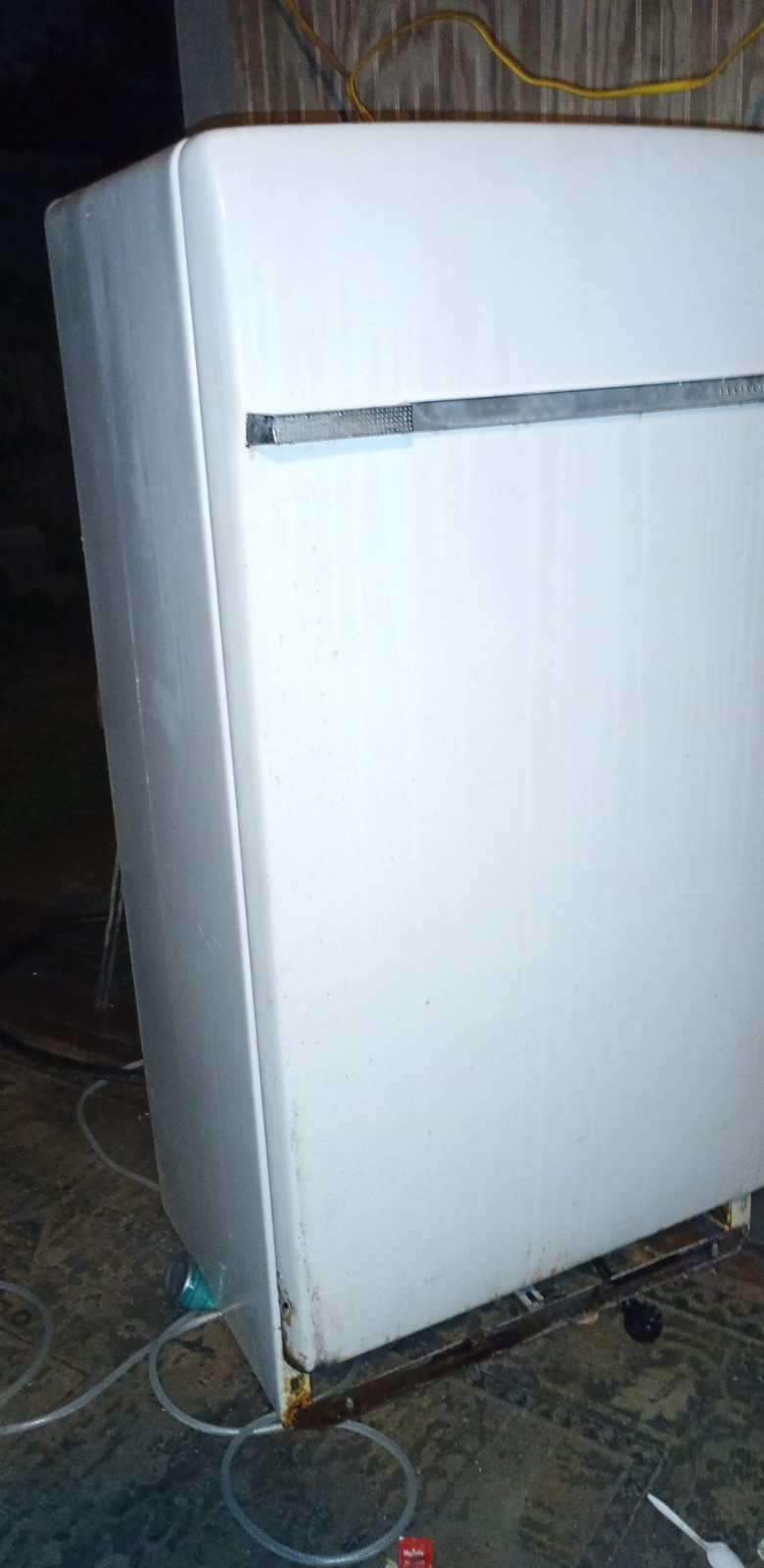 Antique 1950's General Electric Refrigerator. Nice,  Works.