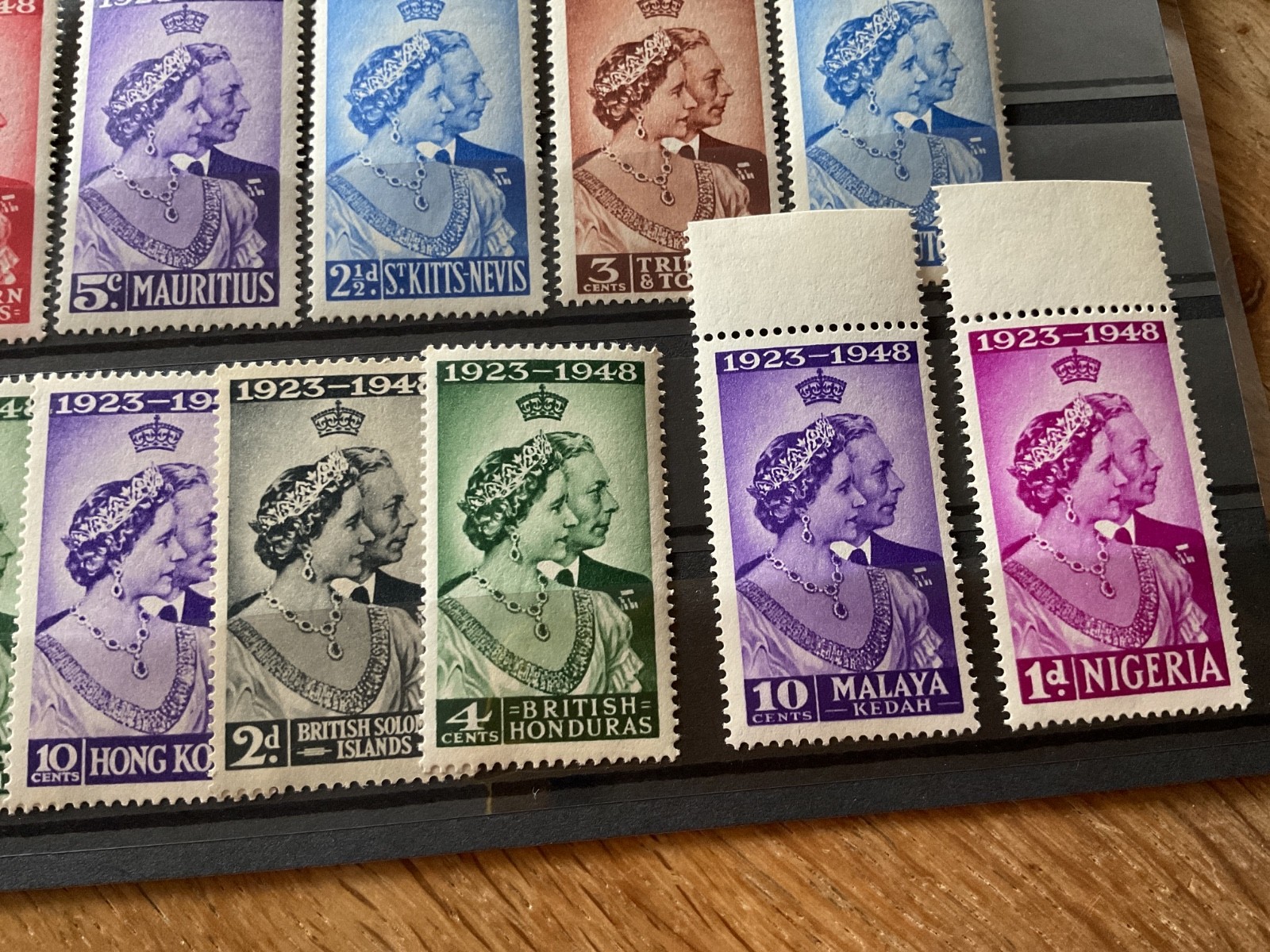 Commonwealth Mint never hinged stamps B1556