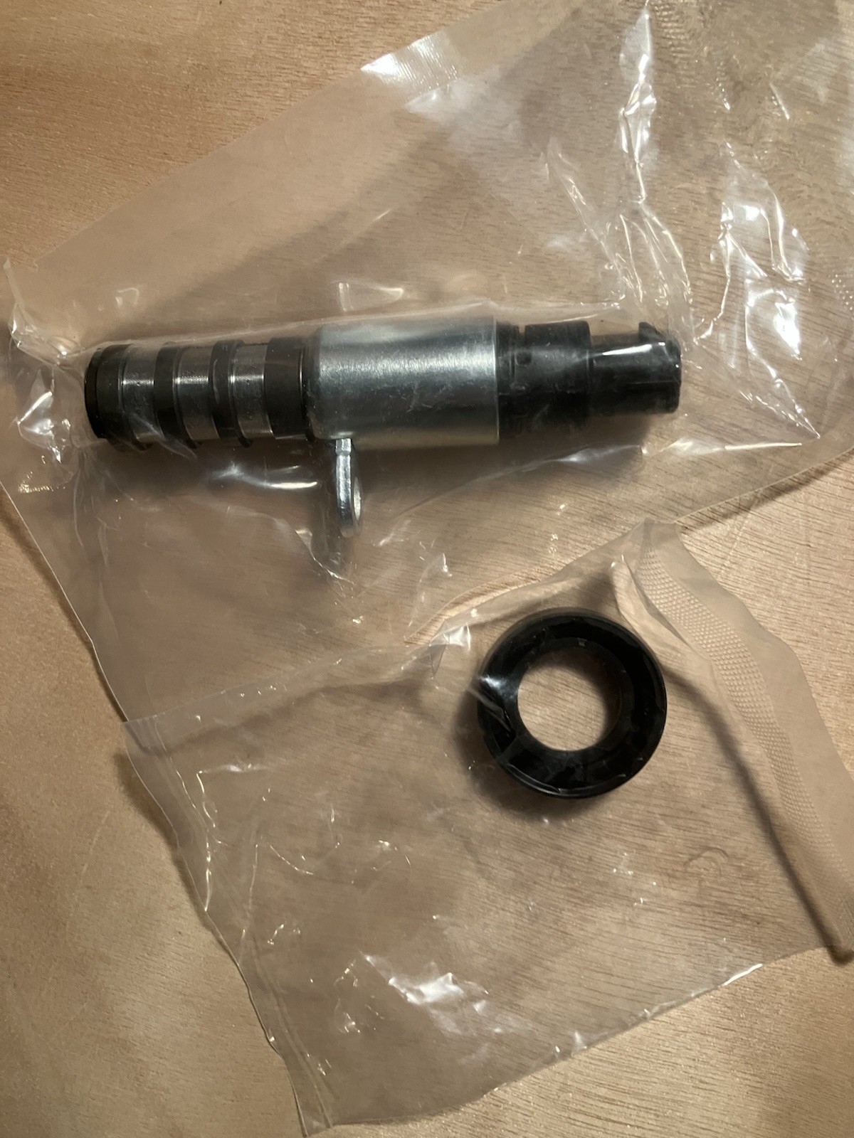 Genuine Ford Engine Variable Valve Timing (Vvt) Solenoid HL3Z-6M280-A