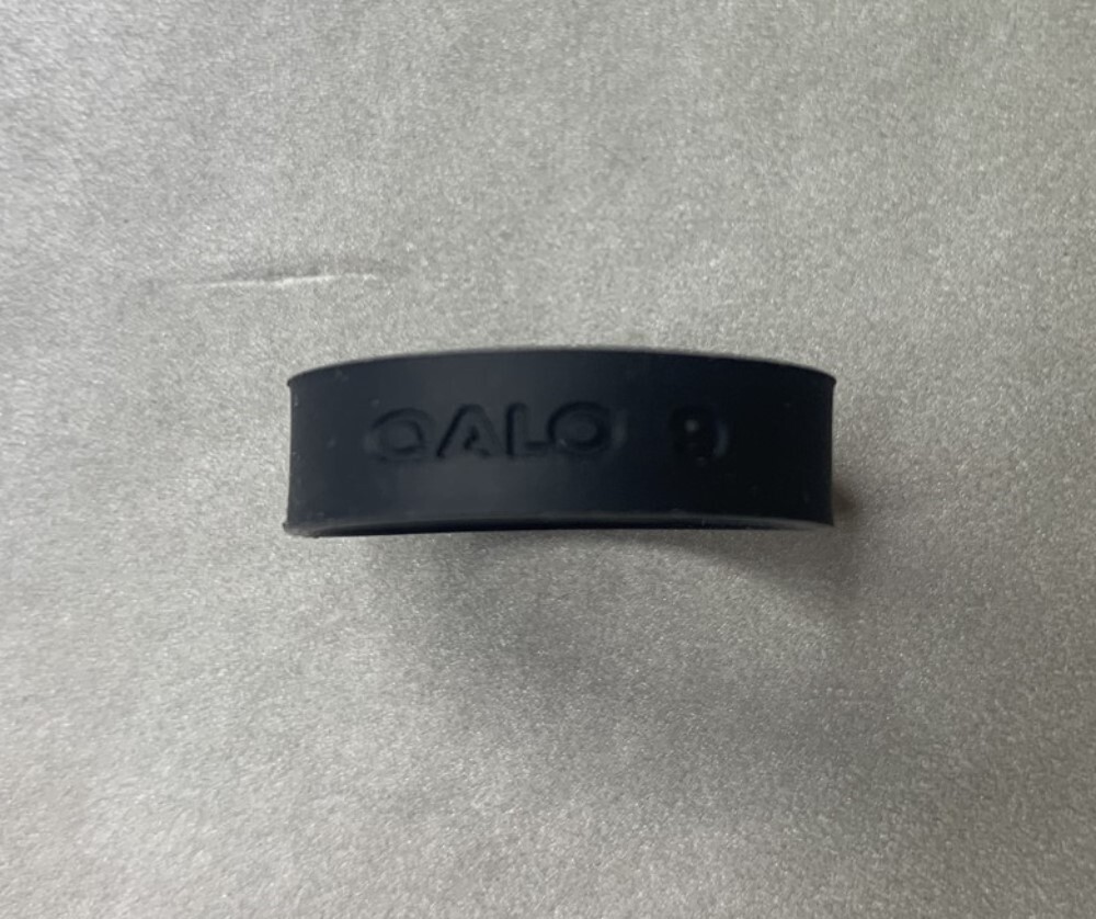 Qalo Unisex Adult Polished Step Edge Black Silicone Wedding Ring Choose Size