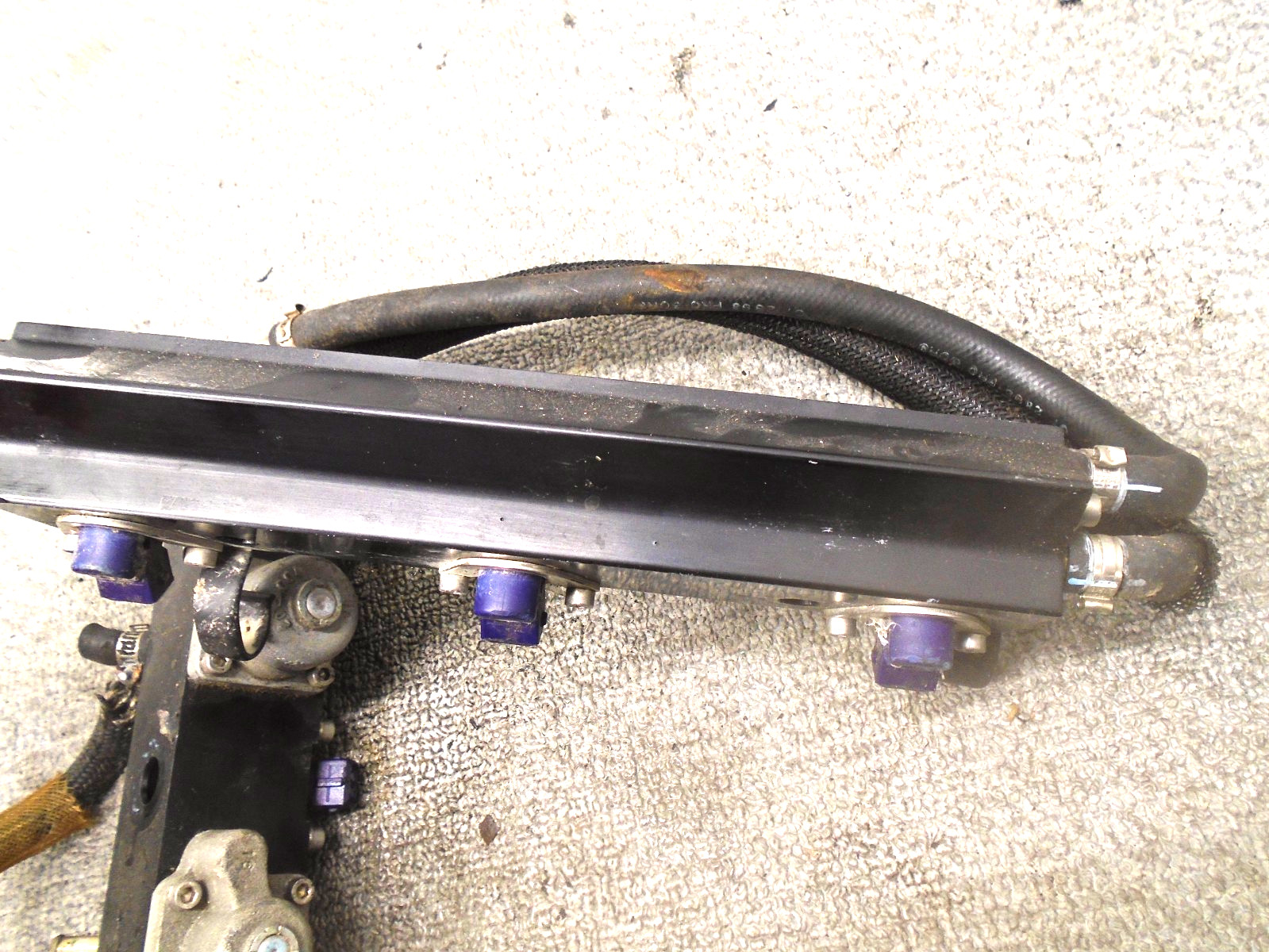 FUEL RAILS W INJECTORS PORT/STARBOARD 852378T5 852379T5 MERCURY OPTIMAX 135 150