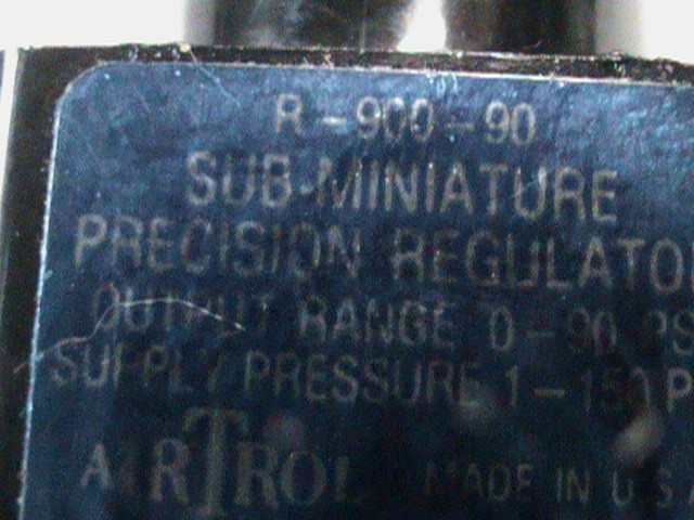 LOT OF 2 NEW AIRTROL R-900-90 SUB-MINIATURE PRECISION REGULATOR