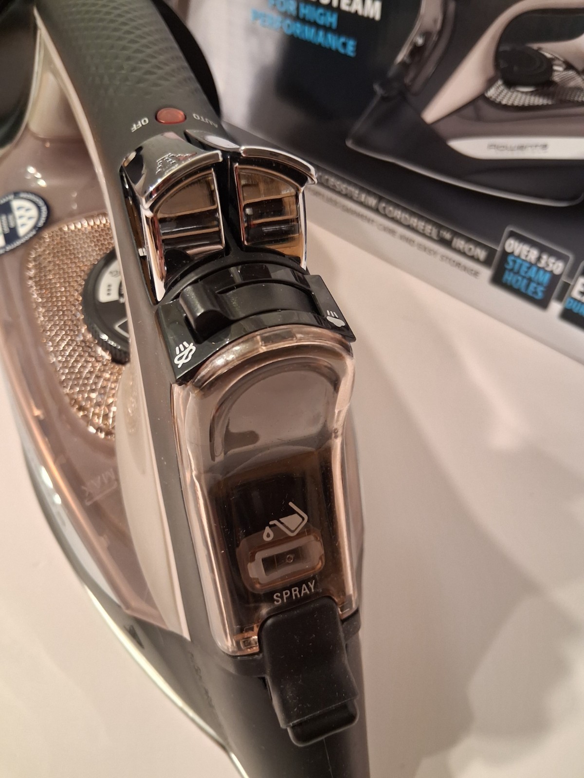 Rowenta Access Stainless Steel Soleplate Steam Iron Retractable Cord DW2459