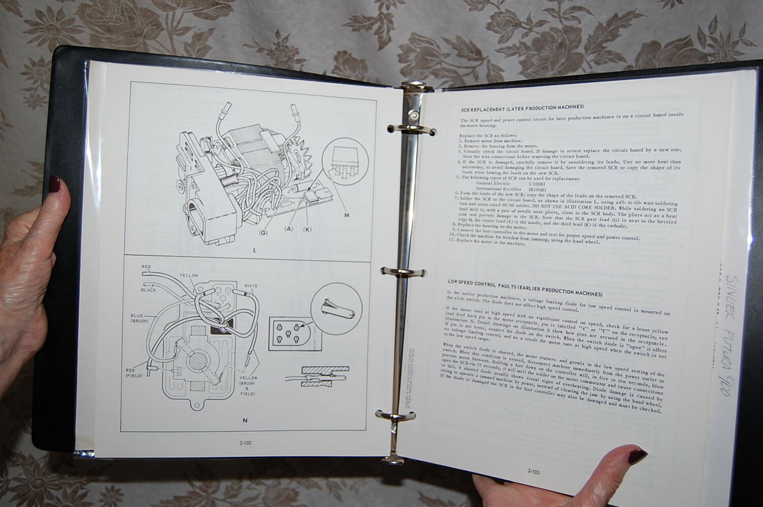 Professional Service Manual on CD for Singer 900 and 920 Futura Sewing Machines