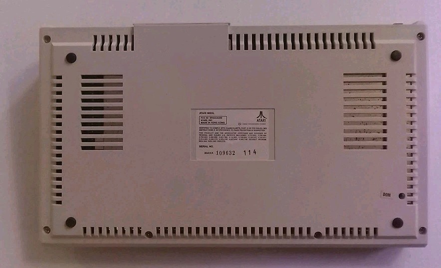 Atari 800 XL Computer Tested & Working w/ Power + Manuel US version