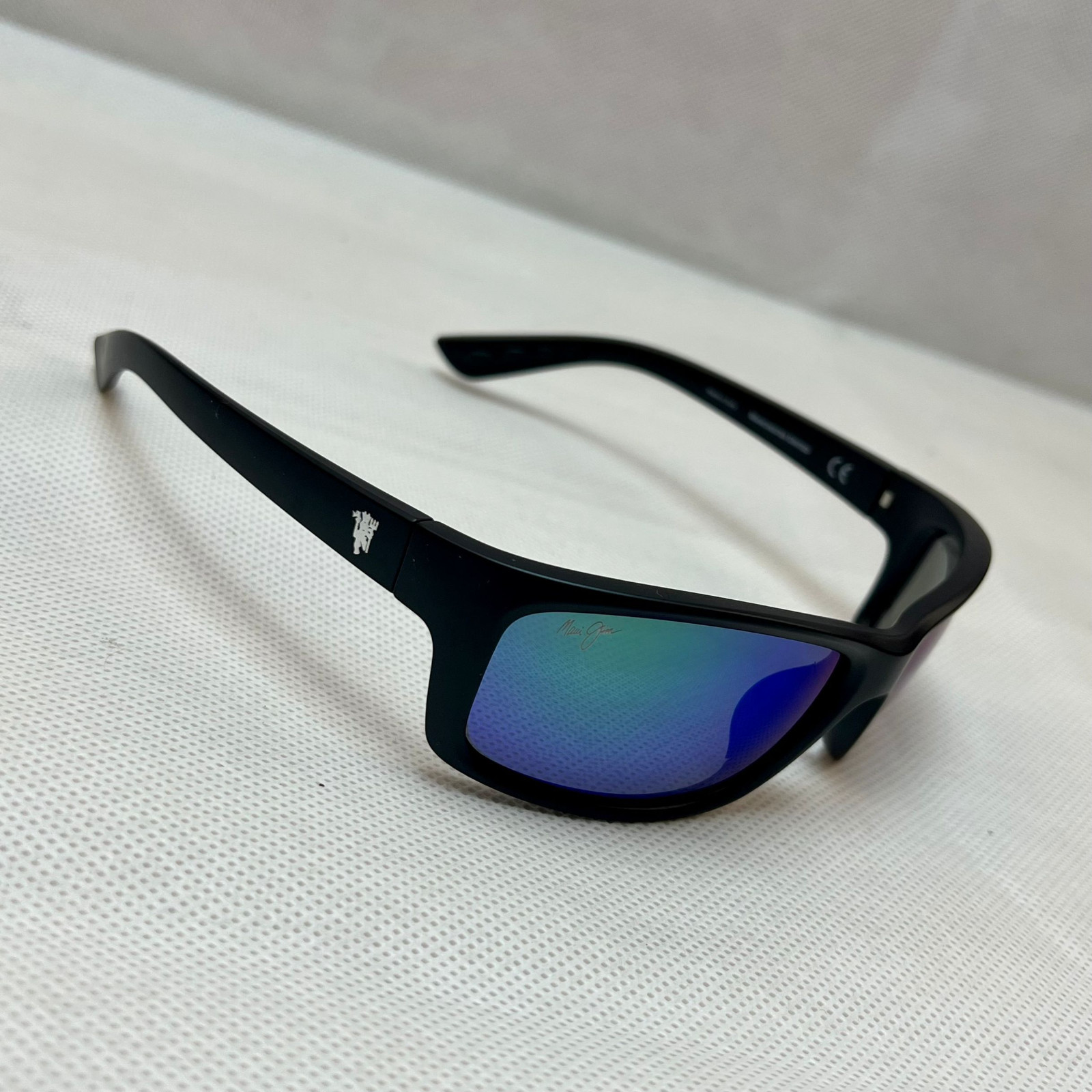 Maui Jim Southern Cross polarized sunglasses, 815-54, matte black/green lenses,