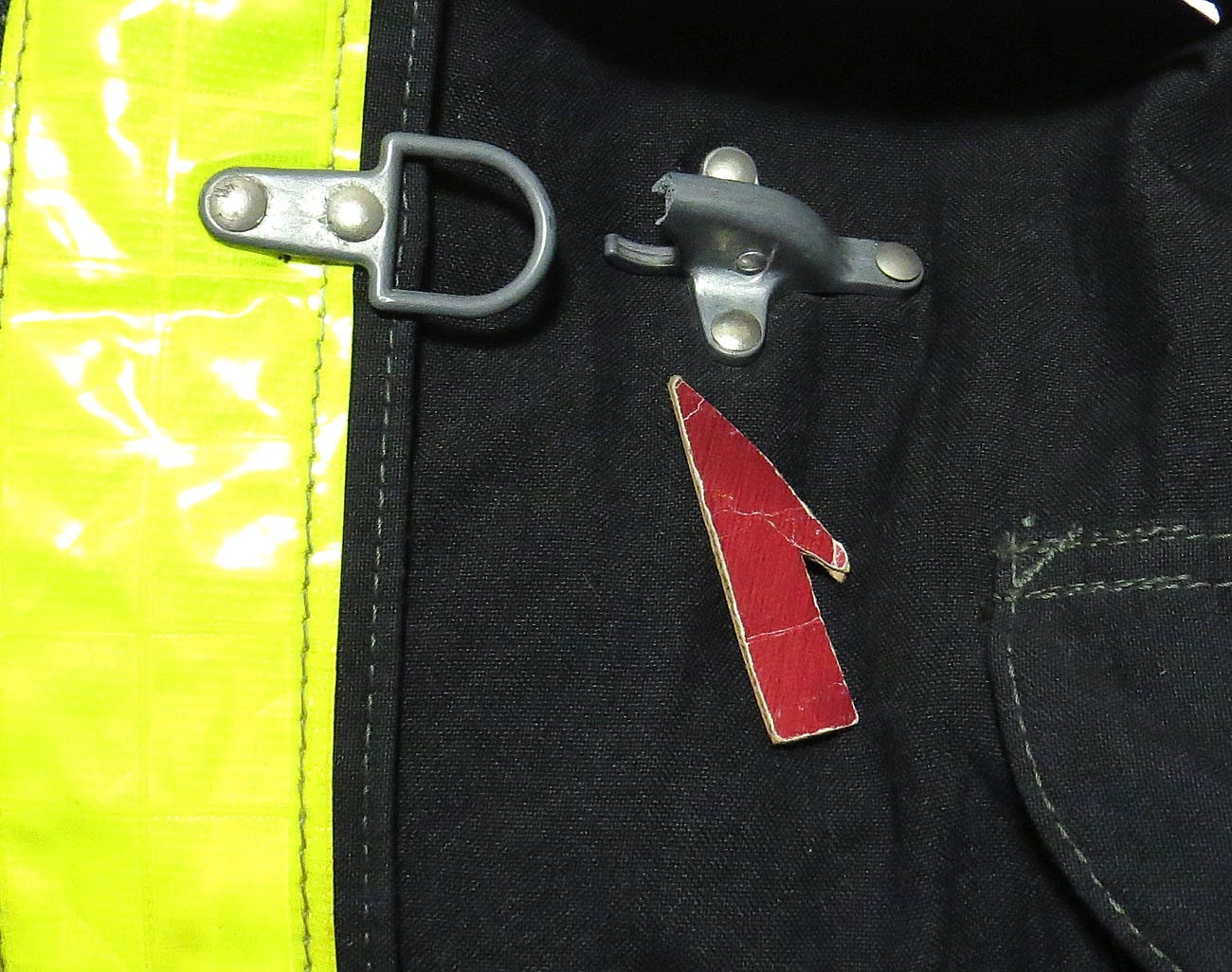 vtg Cairns & Brother 1986 BLACK TURNOUT Coat MED 40 Nomex 80s Fireman Reflectors