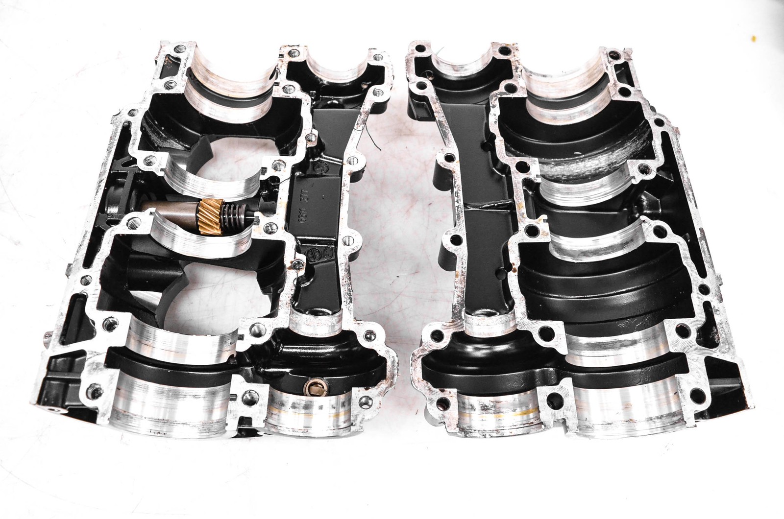 05 Sea-Doo GTI RFI LE Crankcase Center Crank Case