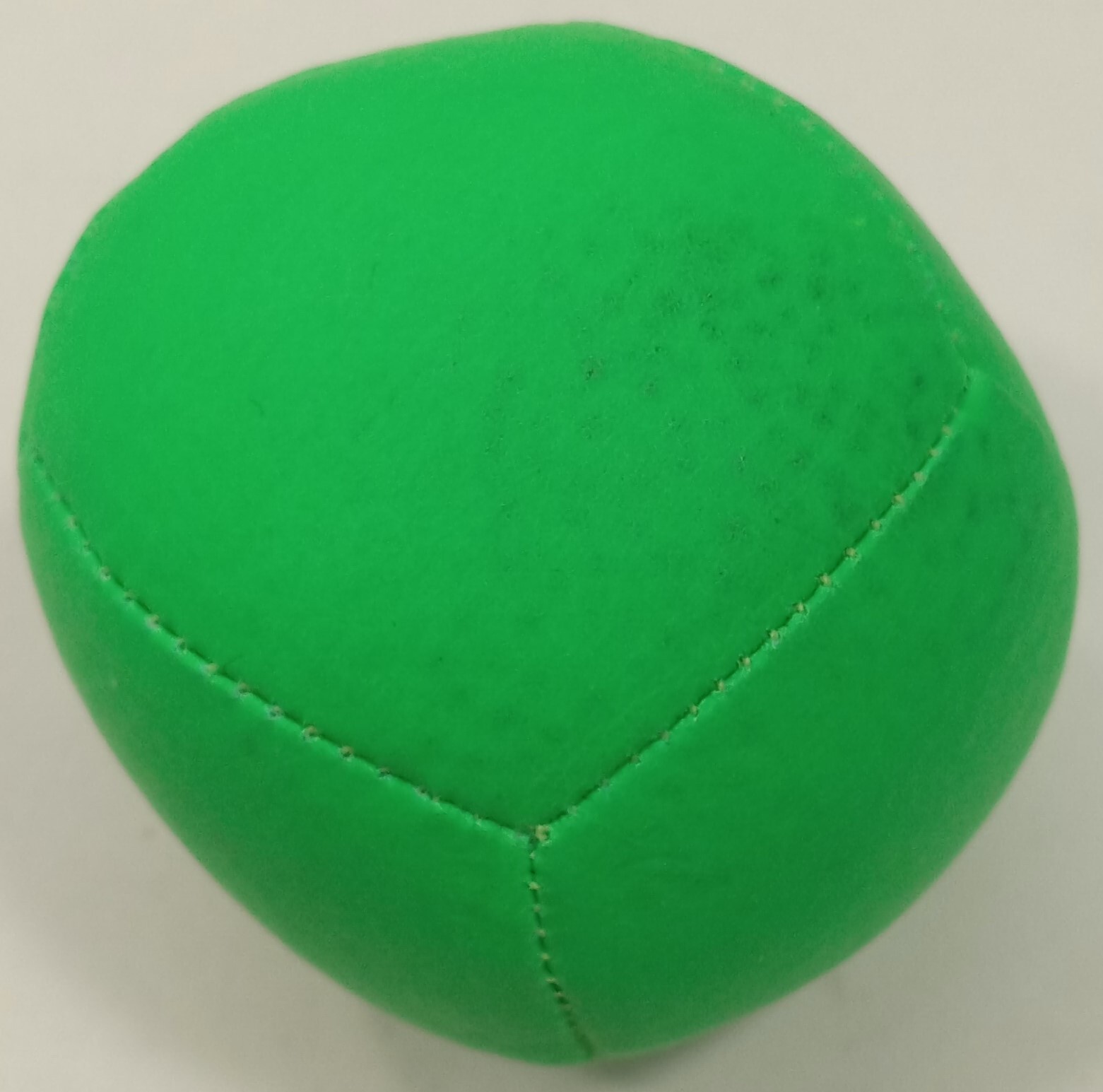 Juggling Balls (Set Of 6)- 110g, 6 Panel, UV Reactive- Colors Vary-FREE SHIPPING