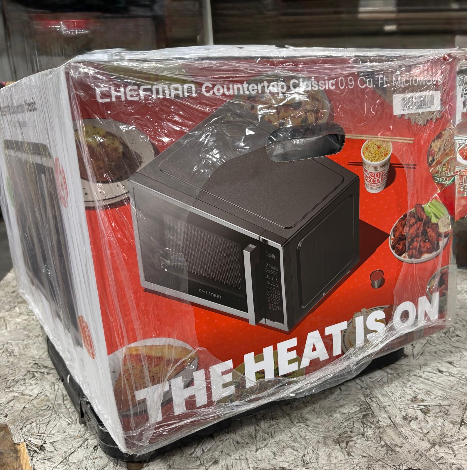 Chefman Countertop 0.9 Cu Ft Microwave (ONE OF THE BOXES IS DAMAGED)