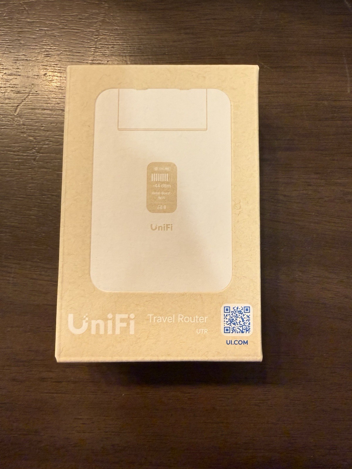 Ubiquiti UniFi Travel Router (UTR) IN HAND