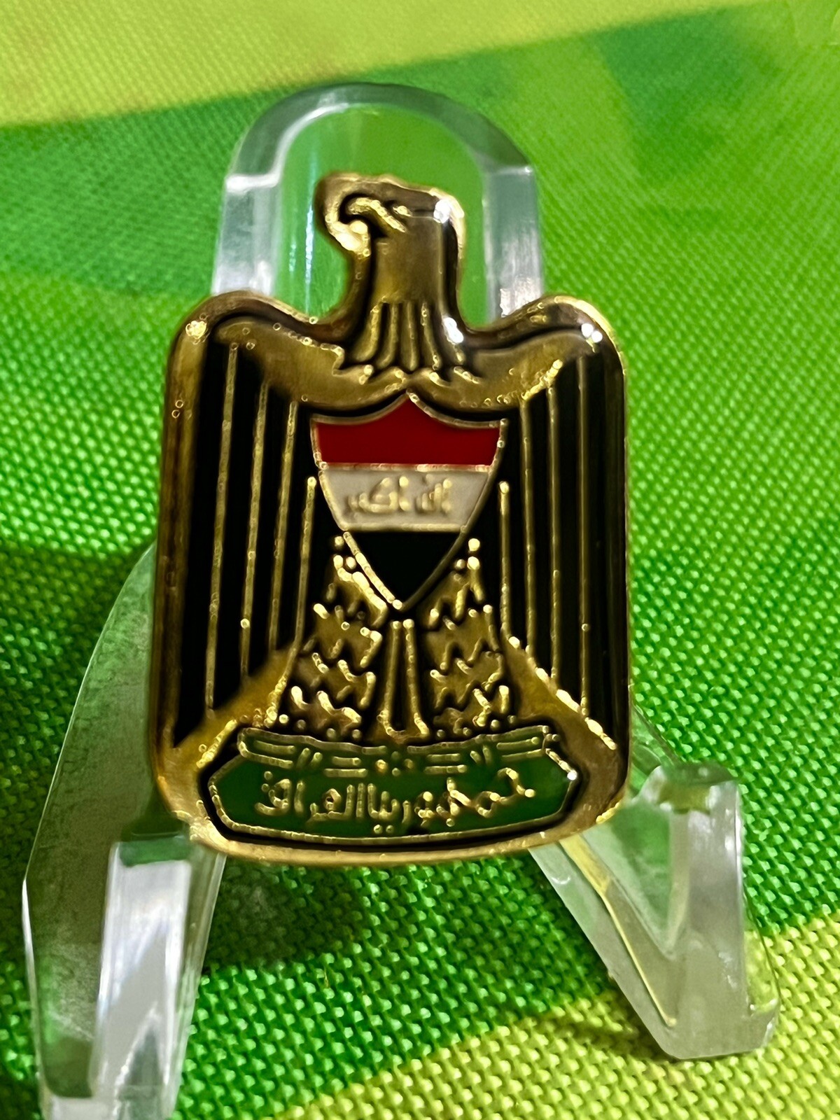 Iraq- Iraqi Armed Forces Beret Cap Color Eagle Pin Badge.