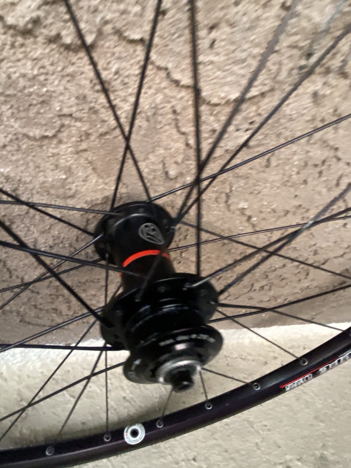 Black Bontrager Race X Lite Tubeless F100/R135mmQR 26” Centerlock Disc Wheelset