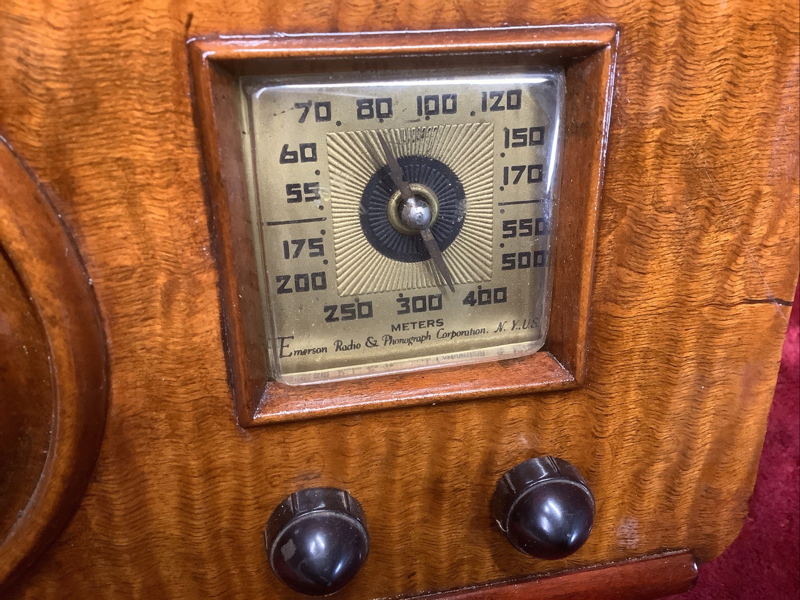 VINTAGE 1930s EMERSON 212 “Bullseye” CABINET ART DECO RADIO WITH INLAYS Beauty!