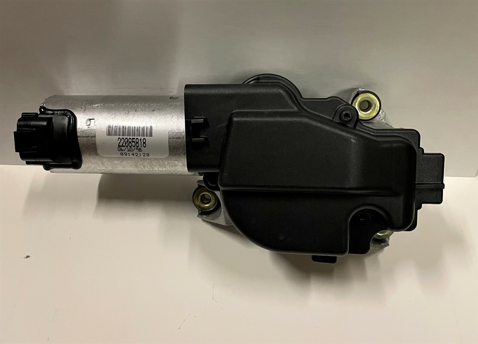 OEM Windshield Wiper Motor #22110871