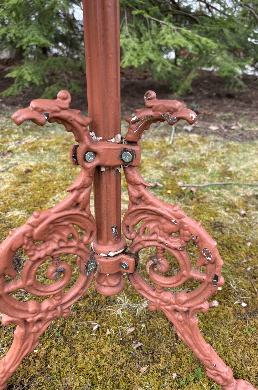 Vintage Victorian Grape Vine Cast Iron Patio Bistro Table GRIFFIN LEGS Garden